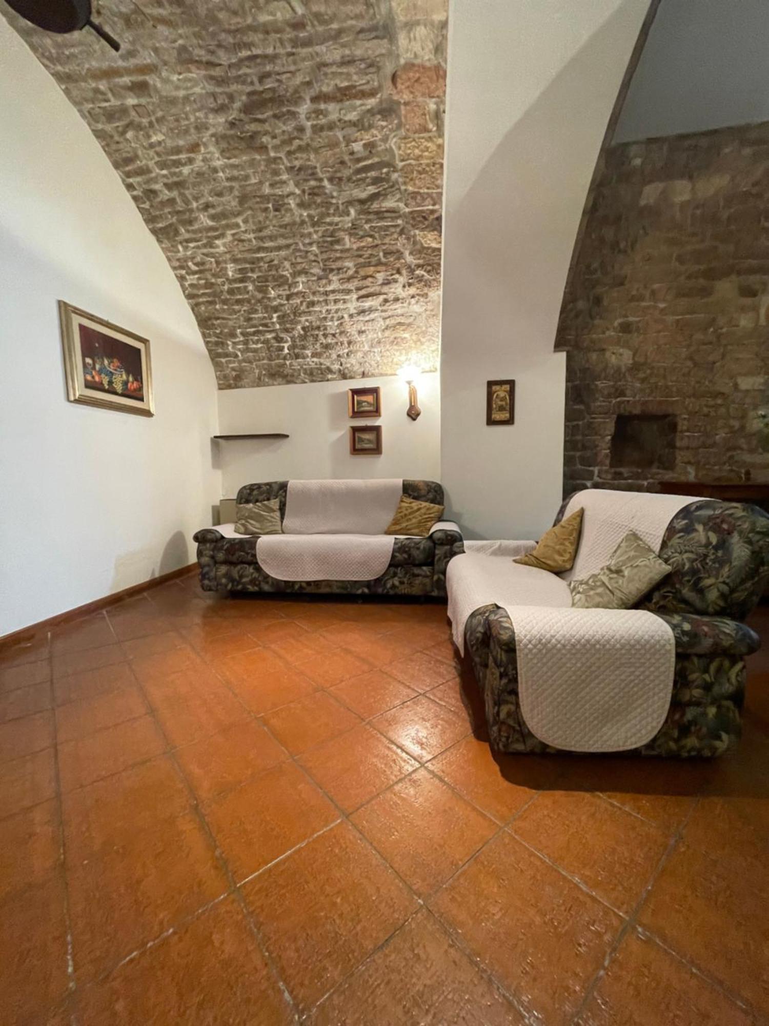 Apartamento Happy House - Porta San Giacomo Asís Exterior foto