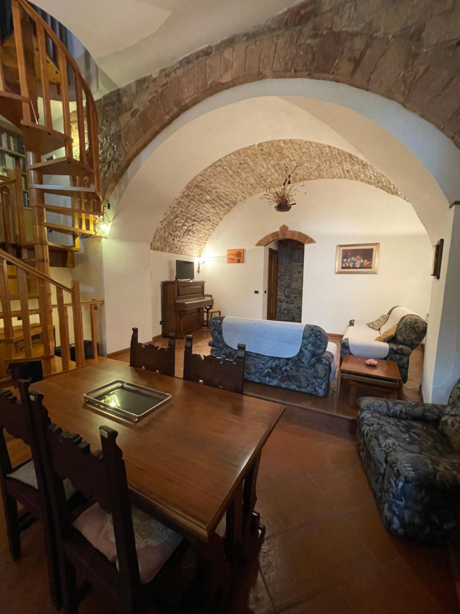 Apartamento Happy House - Porta San Giacomo Asís Exterior foto