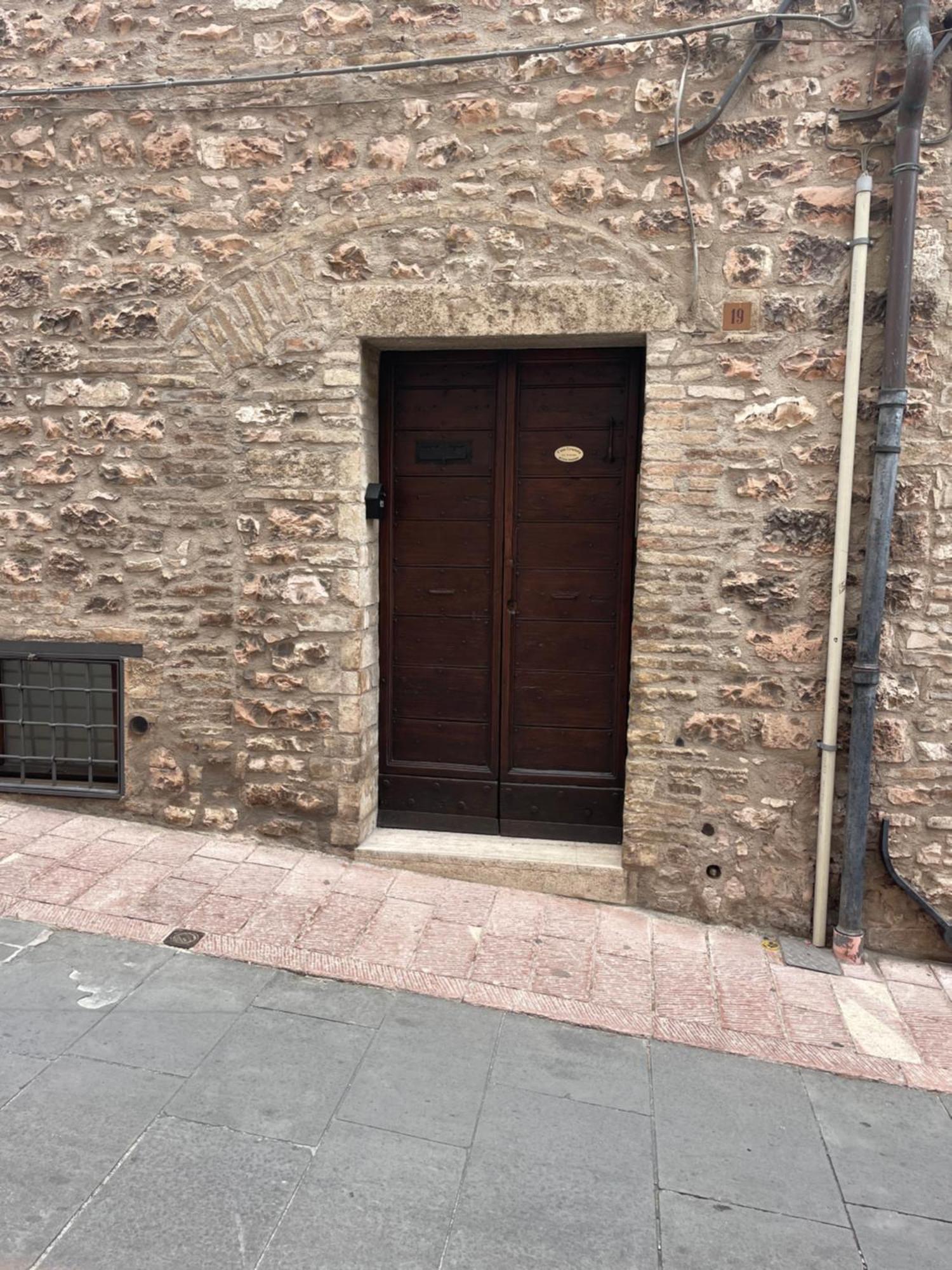 Apartamento Happy House - Porta San Giacomo Asís Exterior foto